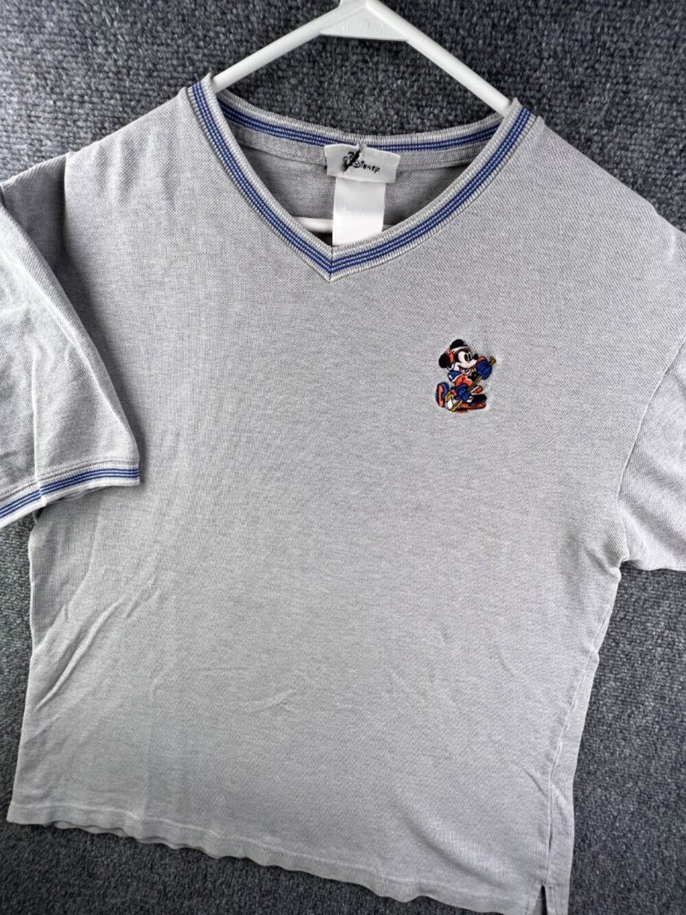Walt Disney World Mickey Mouse Hockey Pullover Shirt Gray Medium Vintage Knit